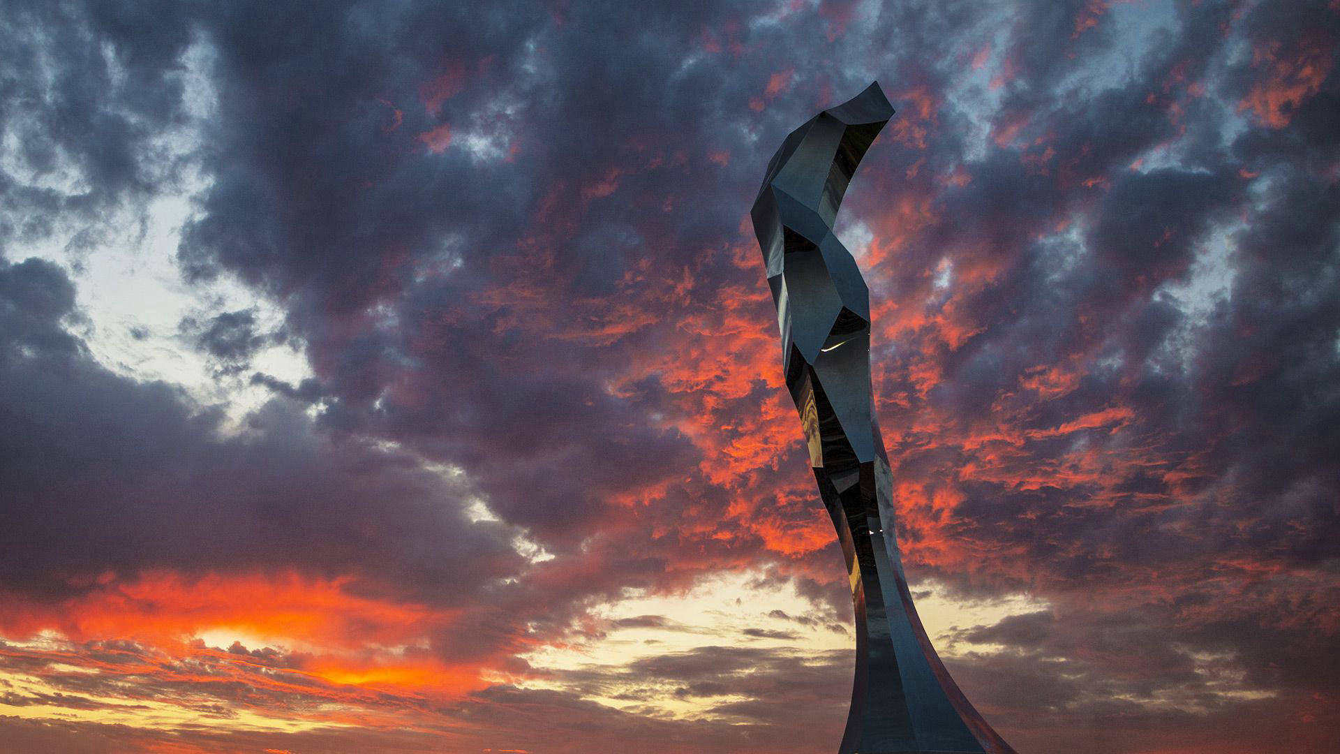 Elatus — mirror-polished stainless steel by Heath Satow, Dublin, CA